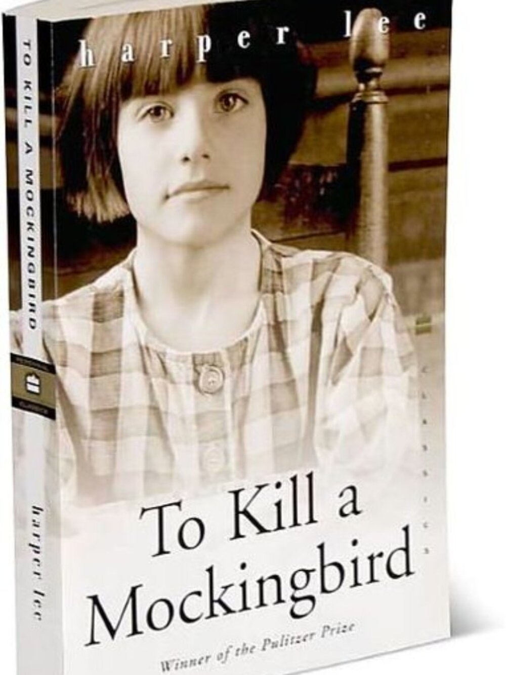 To Kill a Mockingbird (Pulitzer Prize Winner) Paperback By Harper Lee